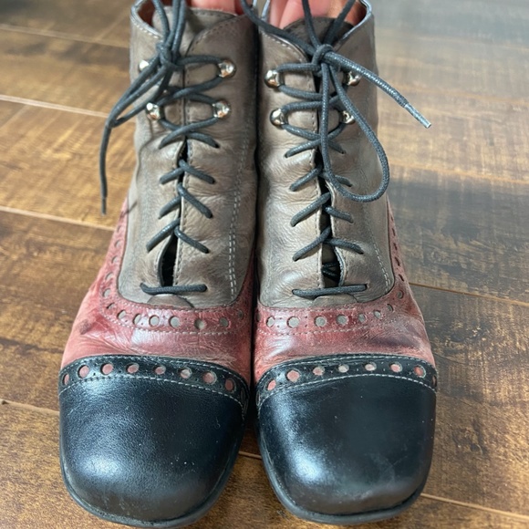 Womens Leather Walking Boots Size 37 Sanitas Red Black Beige - Picture 2 of 7